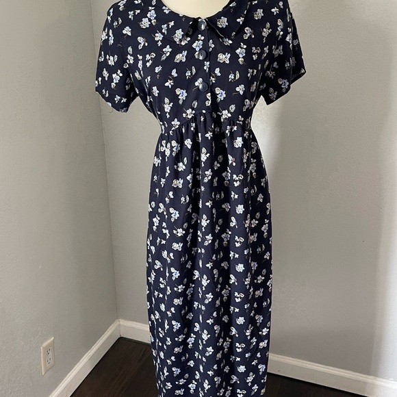 Motherhood Dresses & Skirts - Motherhood Blue and White Dolman Sleeve Sundress